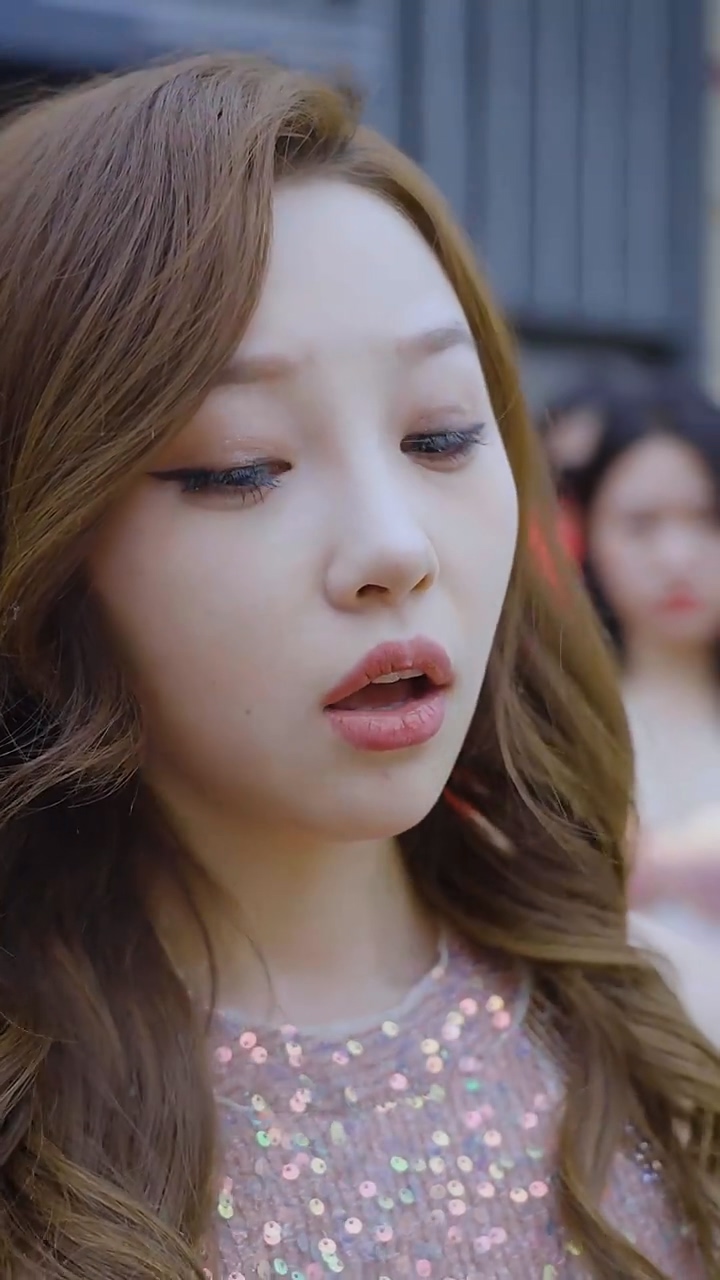 天降异能之贬值成神第02集